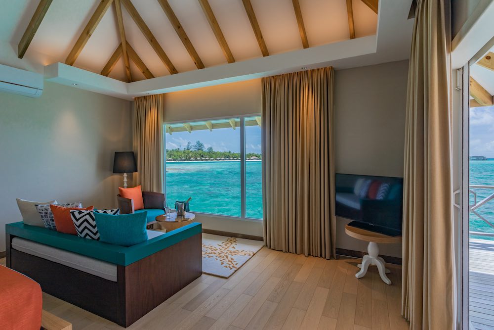 Water Bungalow at Cinnamon Dhonveli thumbnail 6